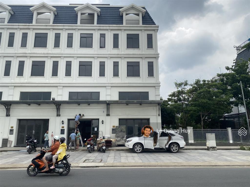 Bán gấp shophouse trung tâm song hành lakeview đối diện global city, 5 tầng gần 400m2 sàn