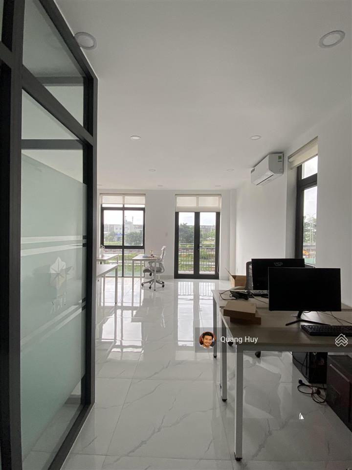 Mới! cho thuê shophouse lakeview đối diện ga metro hoàn thiện đẹp 7x20m 5t thang máy nội thất đẹp