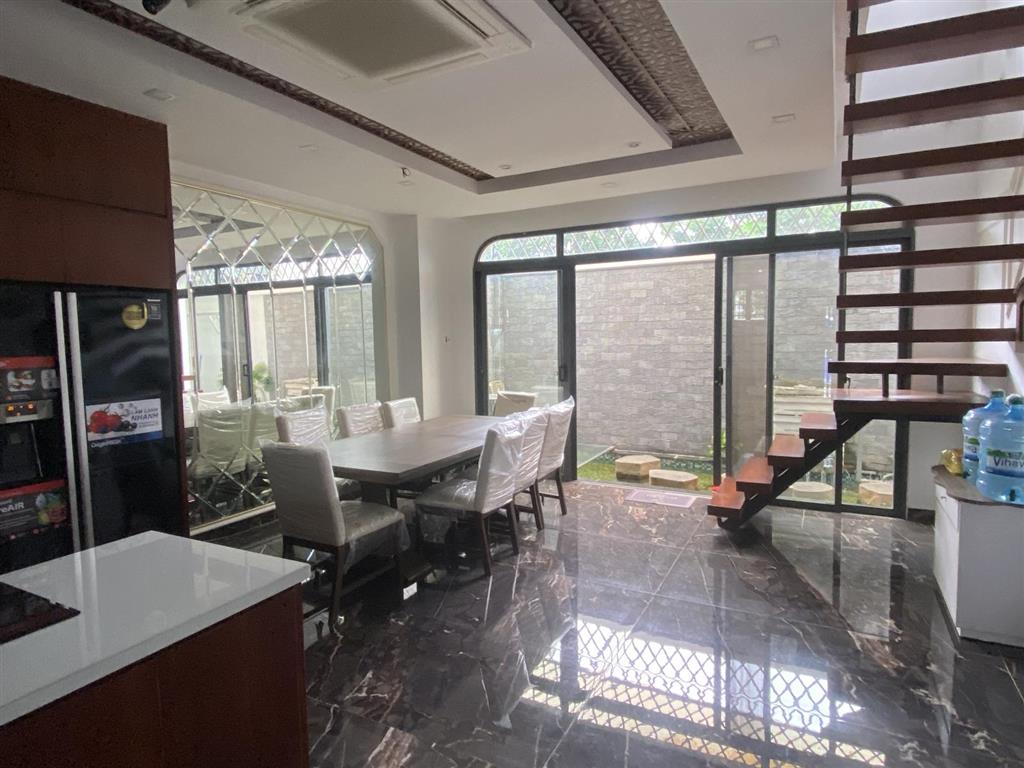 Cho thuê toà nhà 10phòng(600m2 sàn) khu globalcity đỗ xuân hợp hầm 4tầng thang máy full chỉ 75tr/th