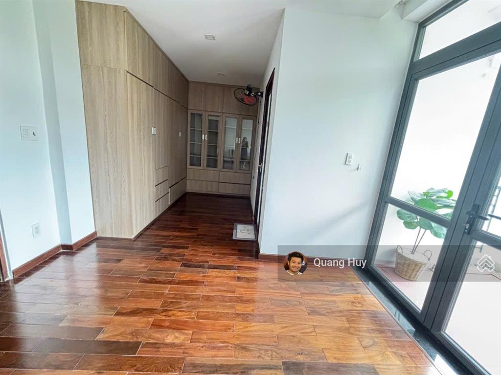 Cho thuê toà nhà 10phòng(600m2 sàn) khu globalcity đỗ xuân hợp hầm 4tầng thang máy full chỉ 75tr/th