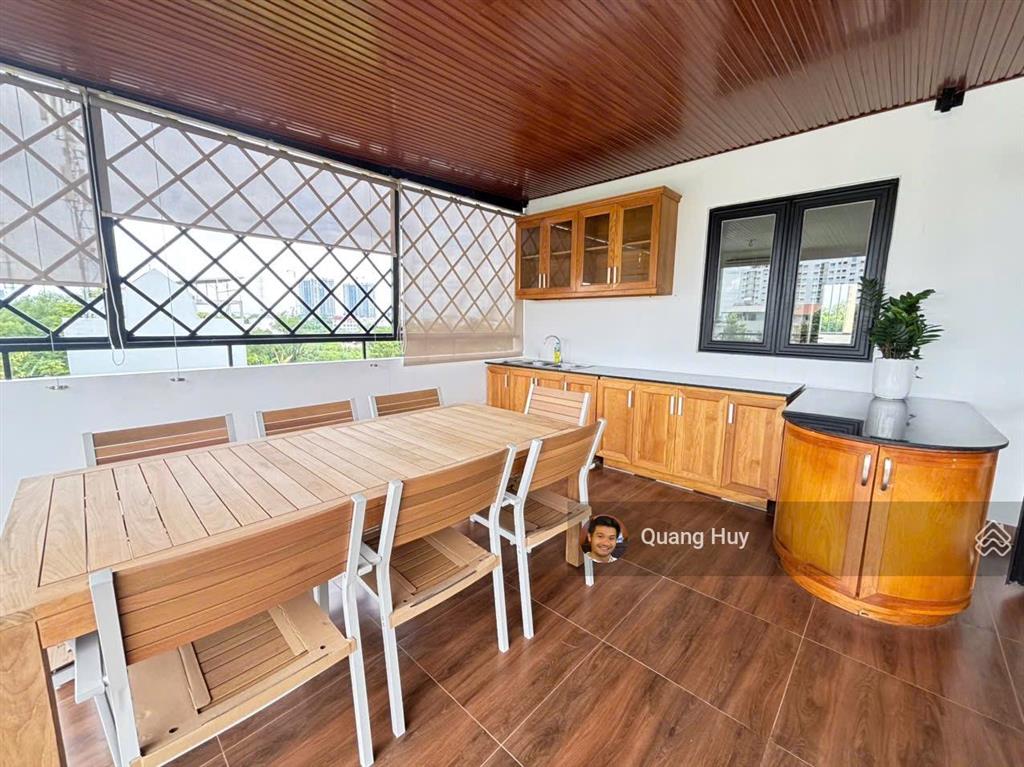 Cho thuê toà nhà 10phòng(600m2 sàn) khu globalcity đỗ xuân hợp hầm 4tầng thang máy full chỉ 75tr/th