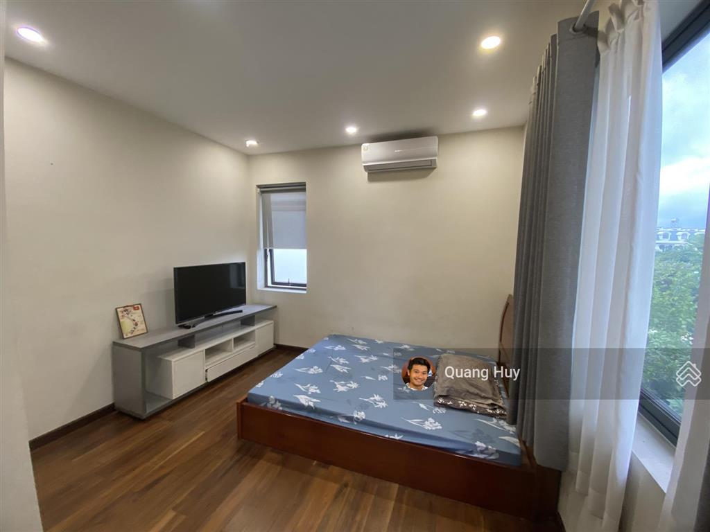 Cho thuê căn hộ dịch vụ lakeview city phòng đẹp, 2 cửa sổ, sàn gỗ. chỉ 5 triệu/tháng bao chi phí