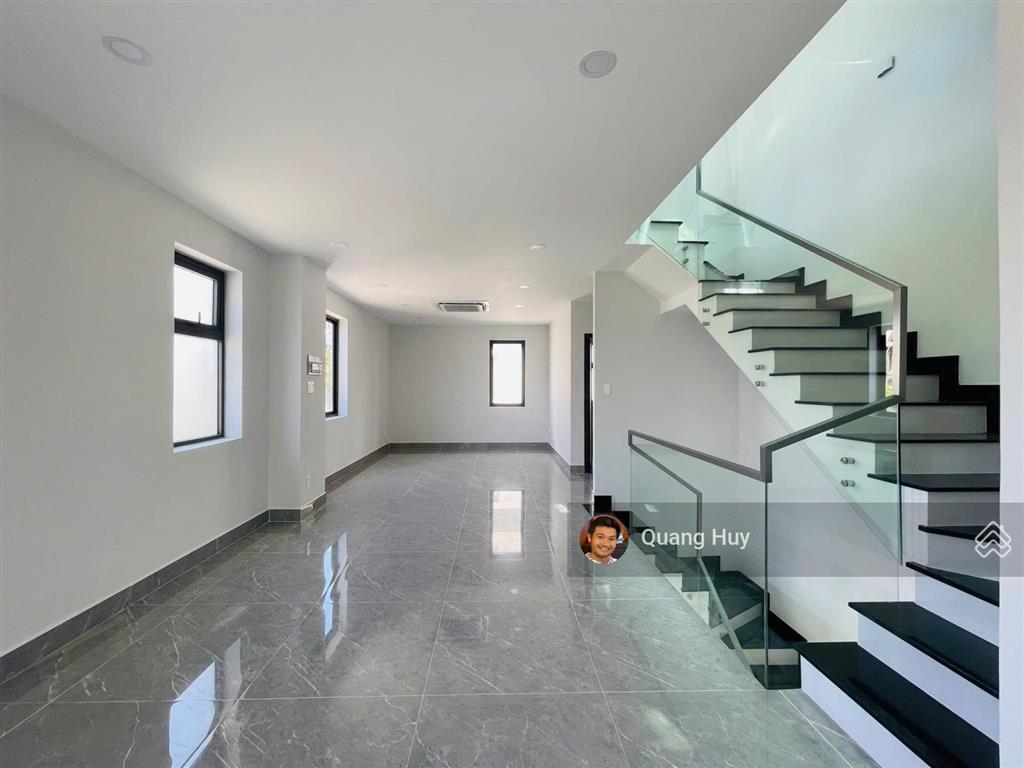 Mới! nhà phố góc 9x20m trực diện hồ 3,6ha lakeview hoàn thiện đẹp đường 25m chỉ 38tr/th