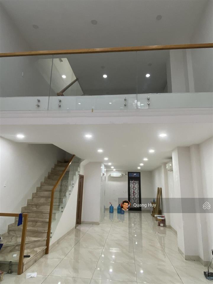 Cô nga cho thuê shophouse 5 tầng 5x20m lakeview city  thang máy, nhà mới, sàn thông  35tr/th