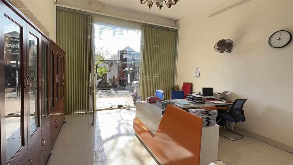 Mtkd nguyễn công trứ, tp buôn ma thuột. ngang 5m x 17m, full thổ cư 100%, 1 trệt 3 tầng, hđt lâu