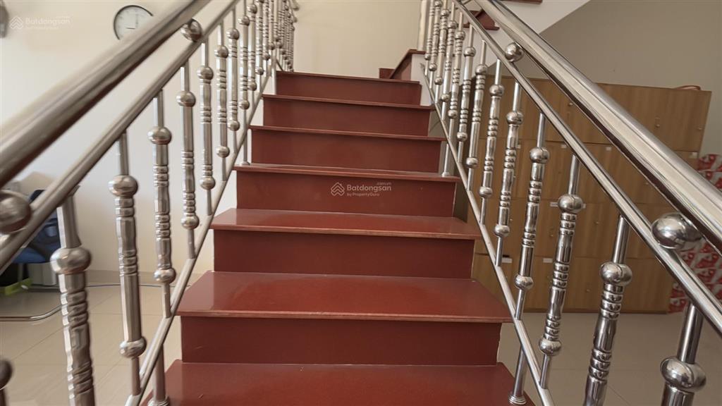 Mtkd nguyễn công trứ, tp buôn ma thuột. ngang 5m x 17m, full thổ cư 100%, 1 trệt 3 tầng, hđt lâu