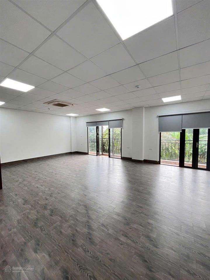 Sàn văn phòng cực đại 300m2 mặt trục chính sát khu royal city  nguyễn trãi  ngã tư sở