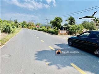 Chỉ 3ty550
phước hải( long mỹ) chủ bán rẻ đi định cư nước ngoài
diện tích 1200m2 12mx90m nở hậu