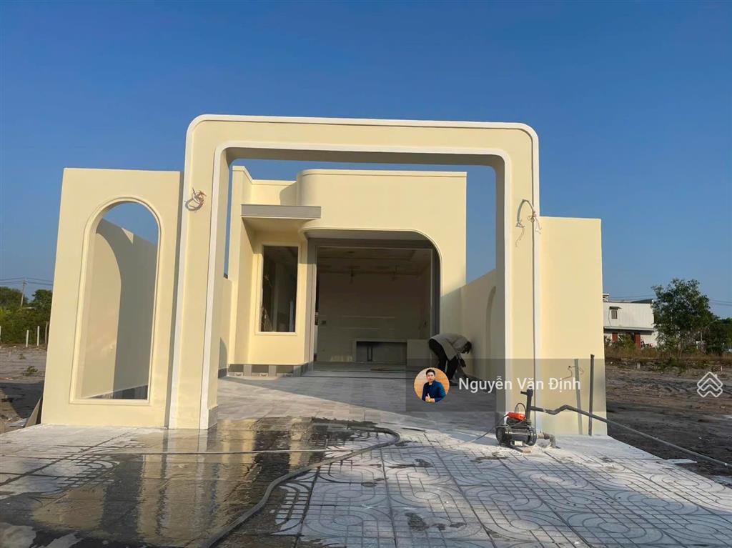 Căn nhà mới xây phuớc hải1ty6cách đường ven biển 100m ra biển bãi tắm 3pdt172m25mx35m80tc