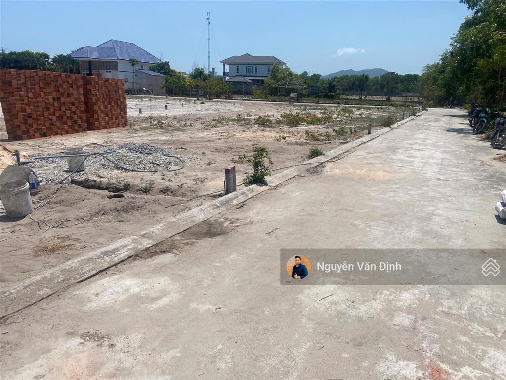 Căn nhà mới xây phuớc hải1ty6cách đường ven biển 100m ra biển bãi tắm 3pdt172m25mx35m80tc