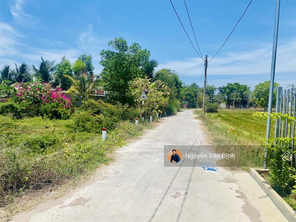 Chỉ 3ty9 sở hữu 2500m2 có 42m mặt tiền bê tông xe hơi, cách võ thị sáu 50m
ngay trung tâm đất đỏ