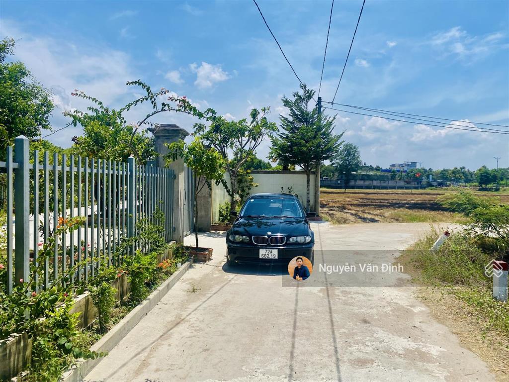 Chỉ 3ty9 sở hữu 2500m2 có 42m mặt tiền bê tông xe hơi, cách võ thị sáu 50m
ngay trung tâm đất đỏ