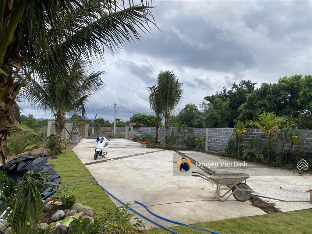 Chỉ 1,5 tỷ sở hữu 350m2 ngang 7,5mx32m nở hậu 15m 80m2 thổ cư sẵn rào cổng đẹp, sân vườn tiểu cảnh