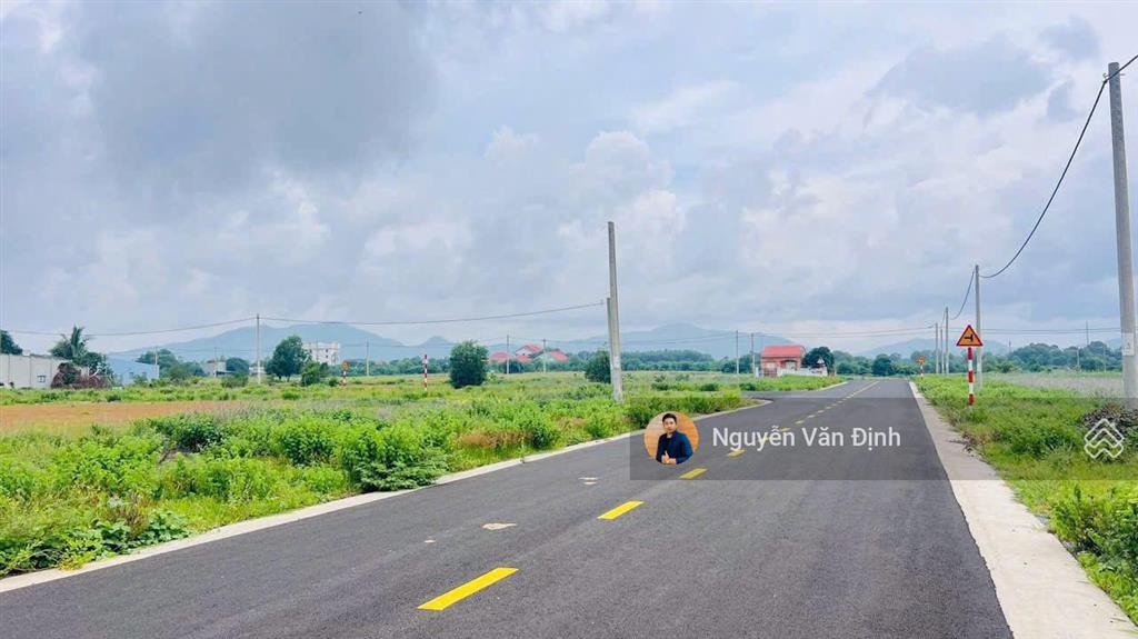 Tdc kim liên ngay khu hành chính trường học xã phước hải
dt158m2 7mx22mfull thổ cư
giá chỉ 1tx