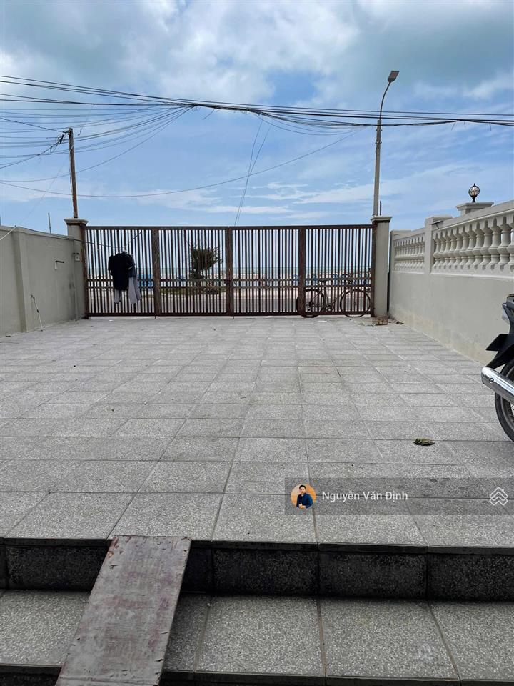 Bán 140m2 tc full mặt tiền bờ kè lô 2mặt tiền quá đẹp. giá 12tỷ5  sẵn nhà còn đẹp