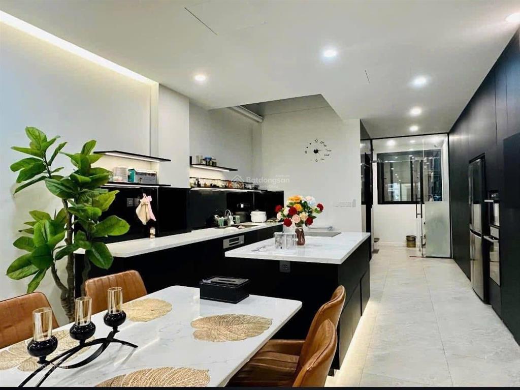 View cực đỉnh  ngắm pháo hoa hồ văn quán  8 tầng thang máy  nhà xây cực tâm huyết  vỉa hè khủng