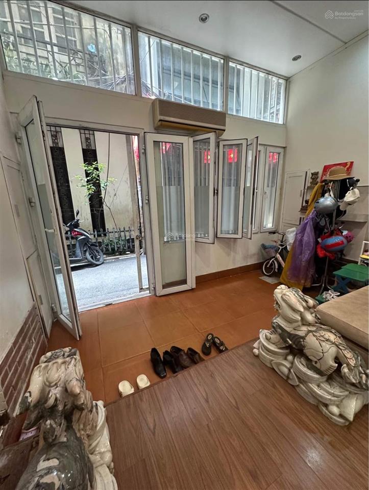 Phân lô  lạc long quân  ô tô  sát hồ  vị trí đắc địa  xuân la  dt54m², 4 tầng, nhỉnh 20 tỷ.
