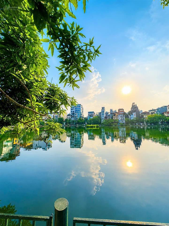 Sở hữu mảnh đất mặt hồ đầm tròn tại trung tâm quận ba đình  tặng ngay gpxd 9 tầng. dt86.5m², 45 tỷ