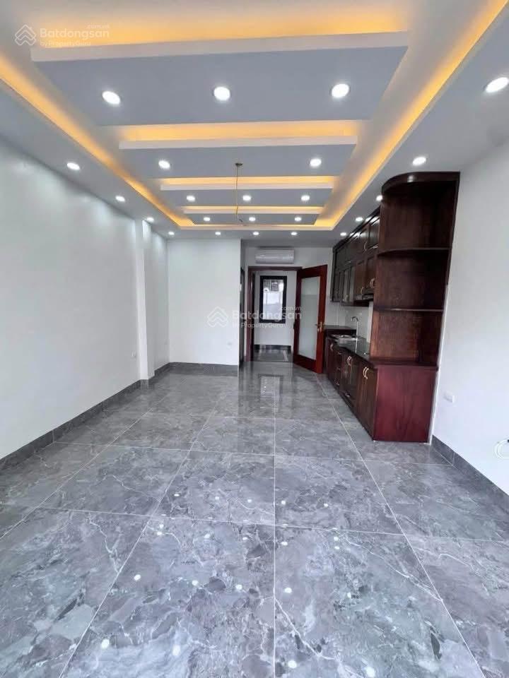 Hoàng quốc việt phân lô ô tô thang máy gara 2 thoáng, 7 tầng, 15,6 tỷ