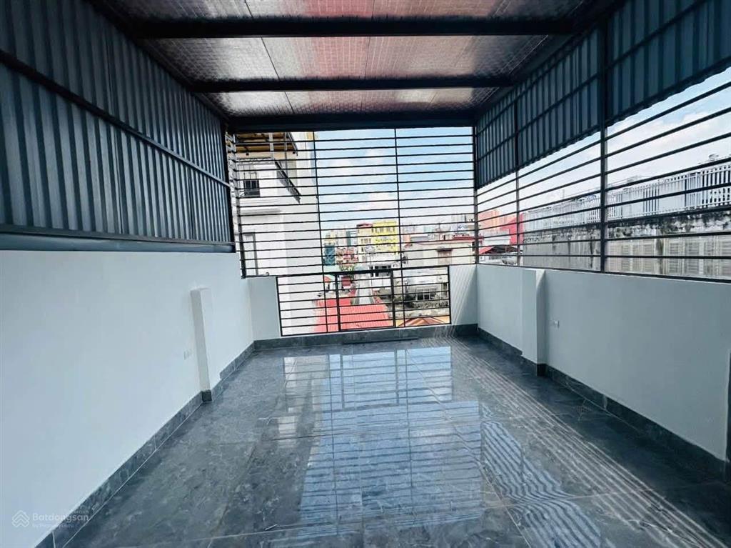 Hoàng quốc việt phân lô ô tô thang máy gara 2 thoáng, 7 tầng, 15,6 tỷ