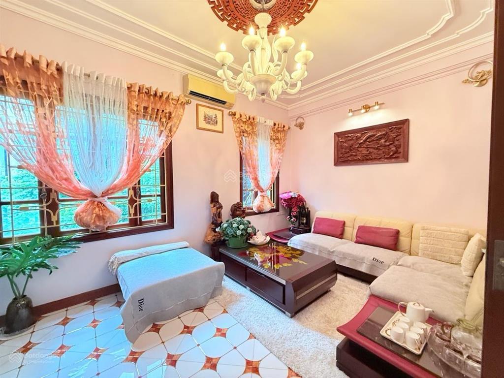 Lô góc trần thái tông 6 tầng 37m 14,5 tỷ, trung tâm cầu giấy