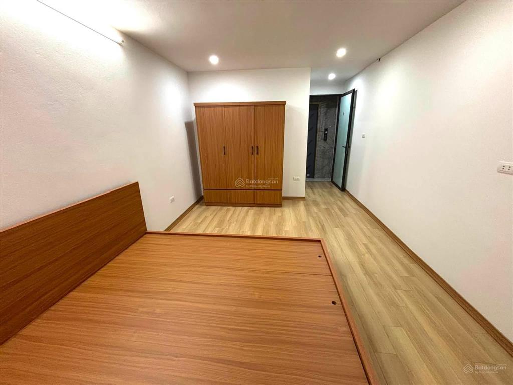 Bán nhà ngọc khánh ba đình thang máy full nội thất 32m 5 tầng mt 3,3m 9,7 tỷ