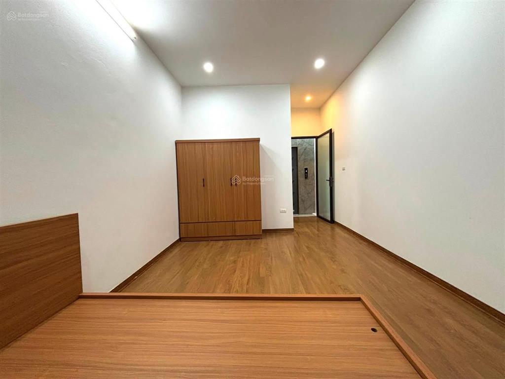 Bán nhà ngọc khánh ba đình thang máy full nội thất 32m 5 tầng mt 3,3m 9,7 tỷ