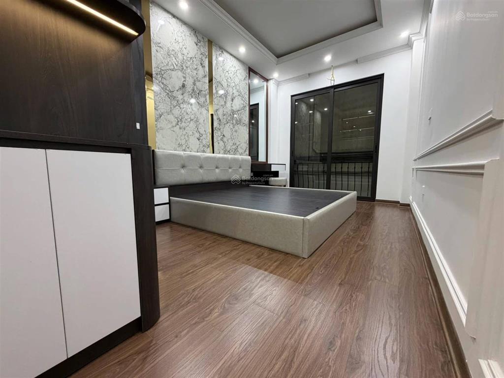 Xuân la nhà xây mới, 5 tầng thang máy, full nội thất 11,2 tỷ