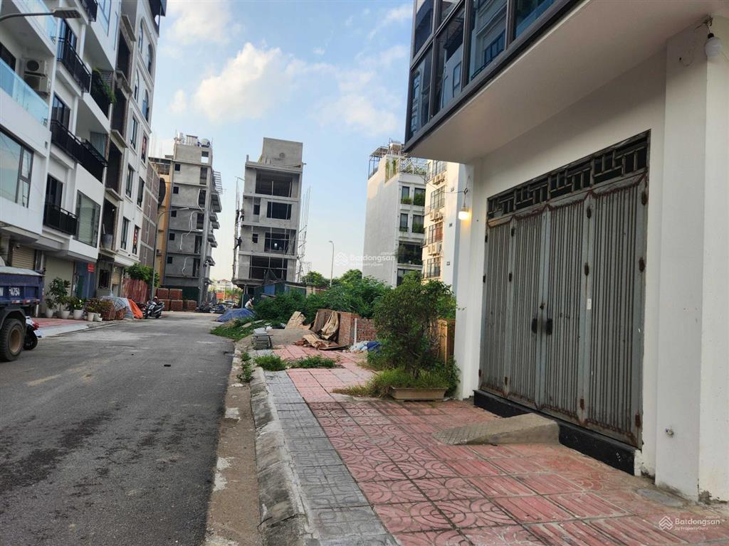 Tôi bán đất tđc ngọc thụy, long biên, dt 80m2 đường 12m, cạnh công viên, kd 23 tỷ