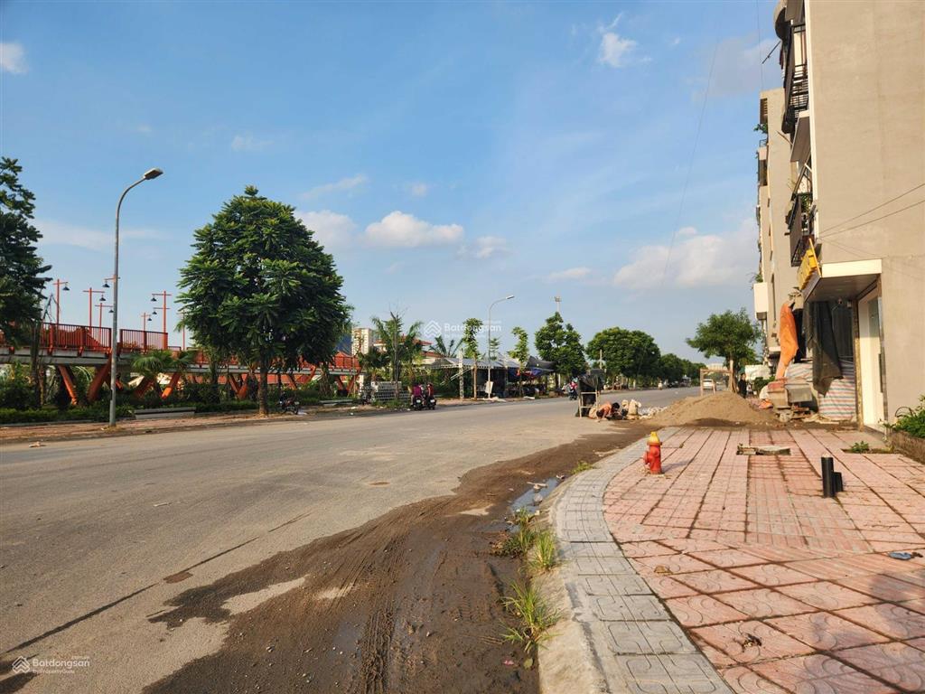 Tôi bán đất tđc ngọc thụy, long biên, dt 80m2 đường 12m, cạnh công viên, kd 23 tỷ