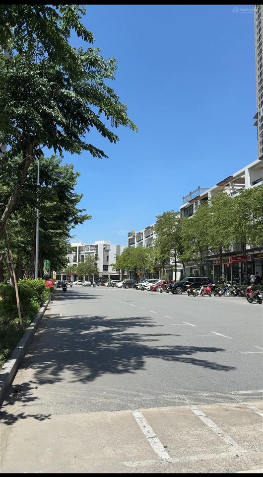 Chủ kẹt tiền cần bán lại shophouse vịnh đảo 2 mặt tiền trục chính 30m