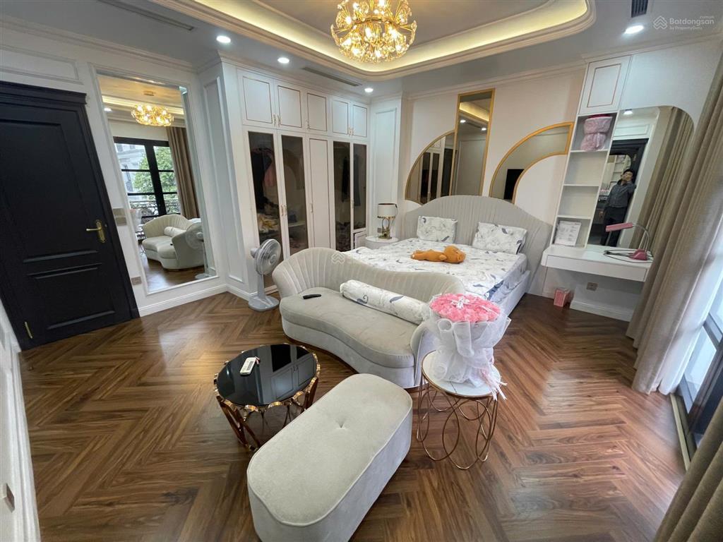 Cho thuê biệt thự giá chỉ 28tr  nội thất luxury tại vinhomes ocean park