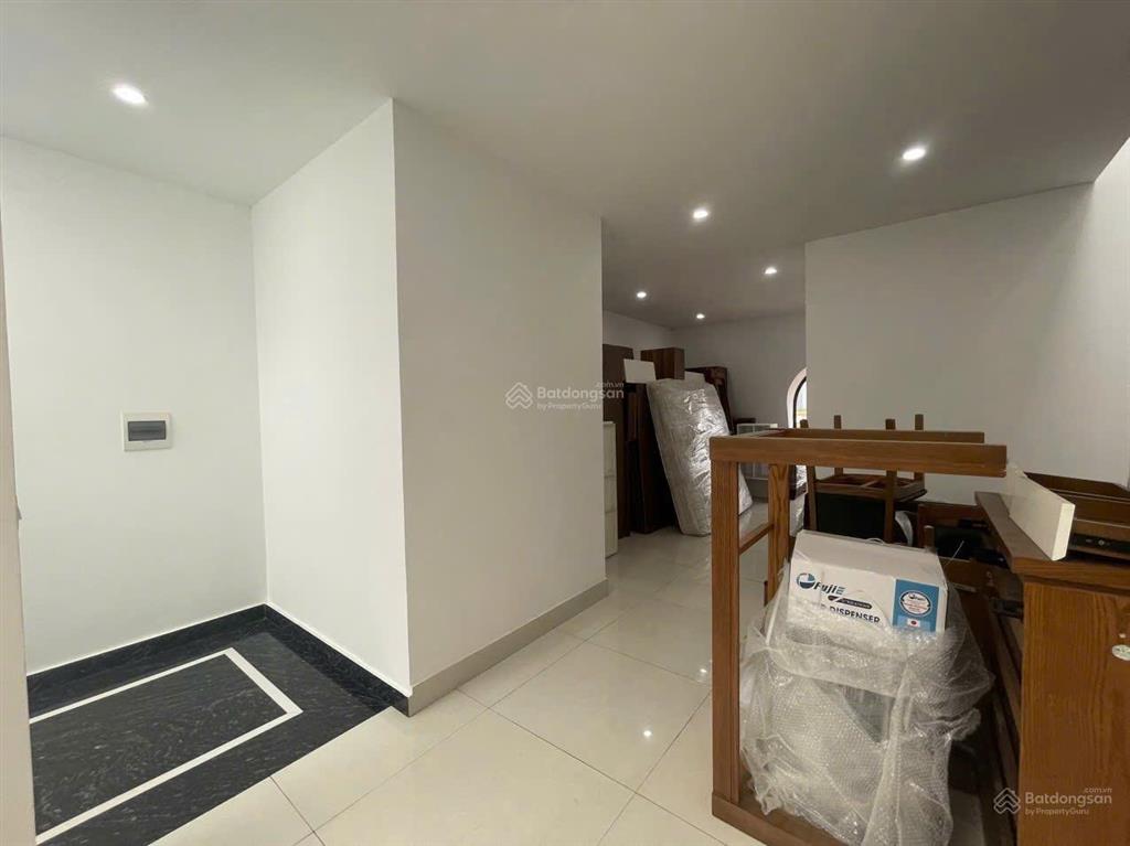 Cho thuê shophouse chân tòa chung cư tại vinhomes ocean park, giá chỉ 12 triệu vnd/th