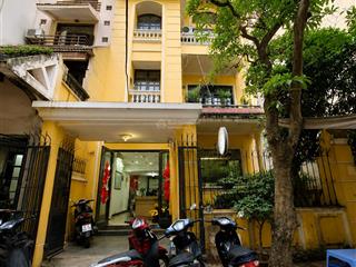 Cho thuê bt đẹp 35 triệu, 450m2 ở hoàng quốc việt, nghĩa tân, cầu giấy, hà nội