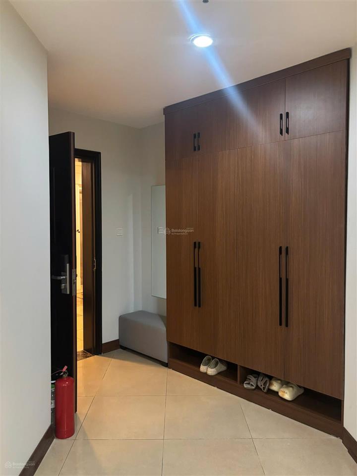 Chính chủ bán căn hộ royal city r1 151 m2 3 ngủ sang tên luôn chỉ 120 tr/m
