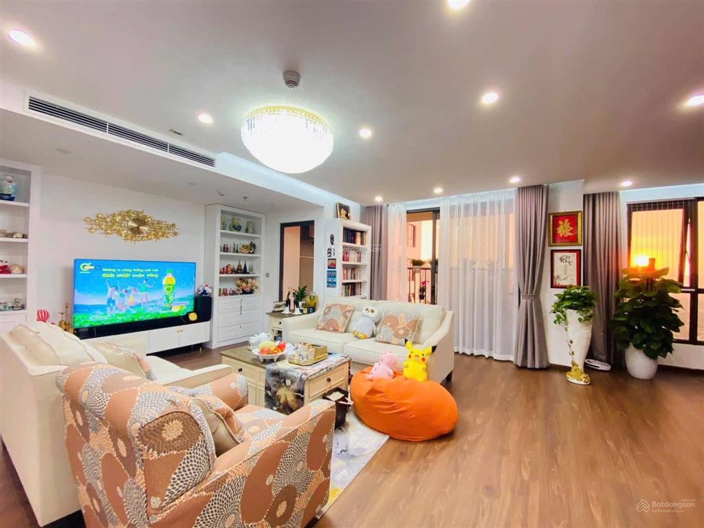 Cho thuê cc 2pn, 2wc, 83m2, nội thất đẹp tại 6th element, view đẹp