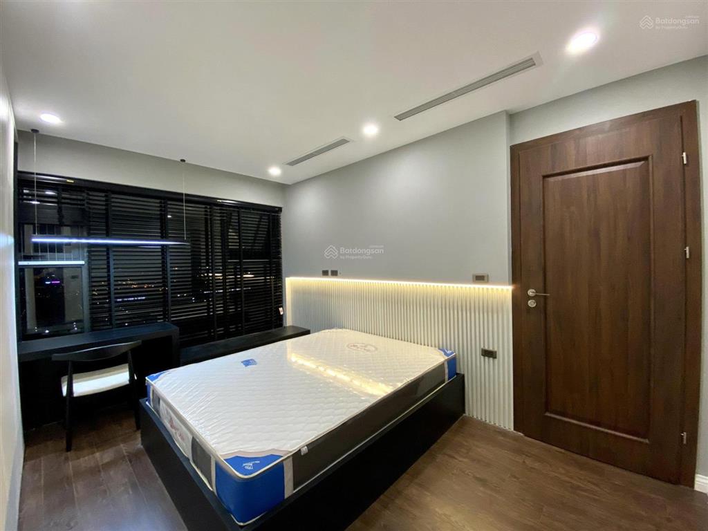 Bán cc tại tây hồ residence, 8,x tỷ, 75m2, 2pn, 2wc, full nội thất hot!