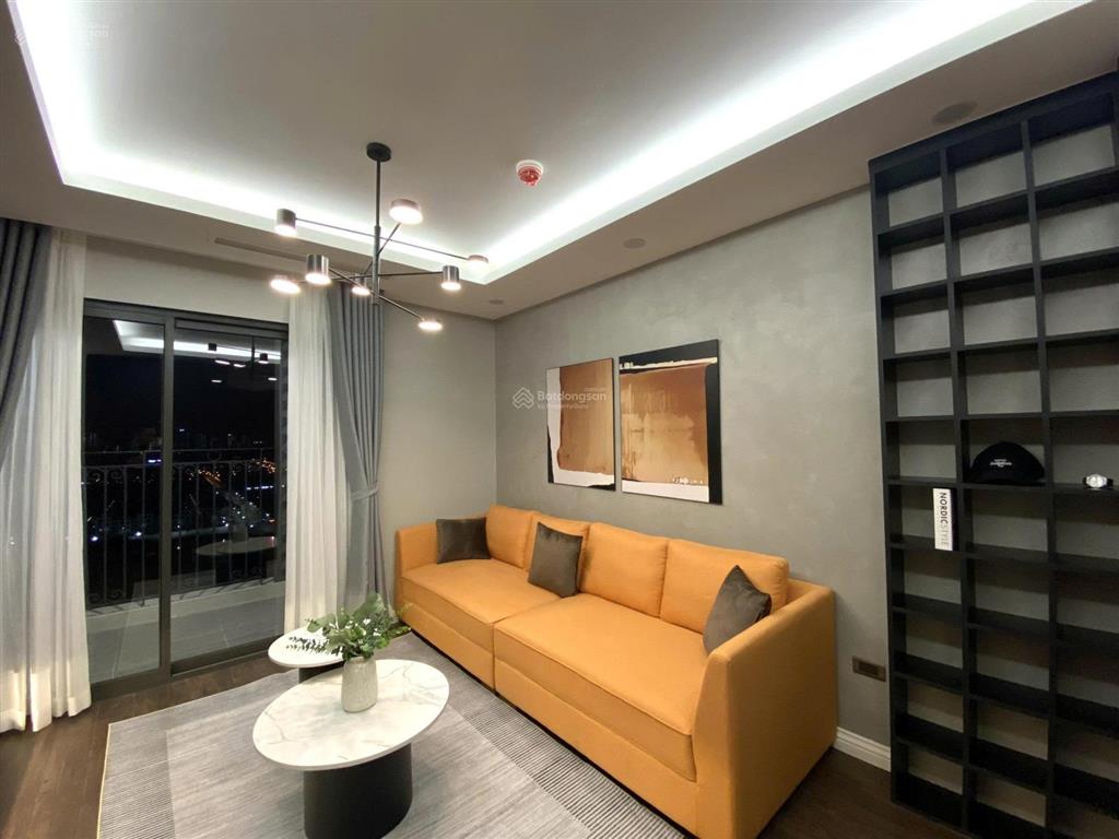 Bán cc tại tây hồ residence, 8,x tỷ, 75m2, 2pn, 2wc, full nội thất hot!