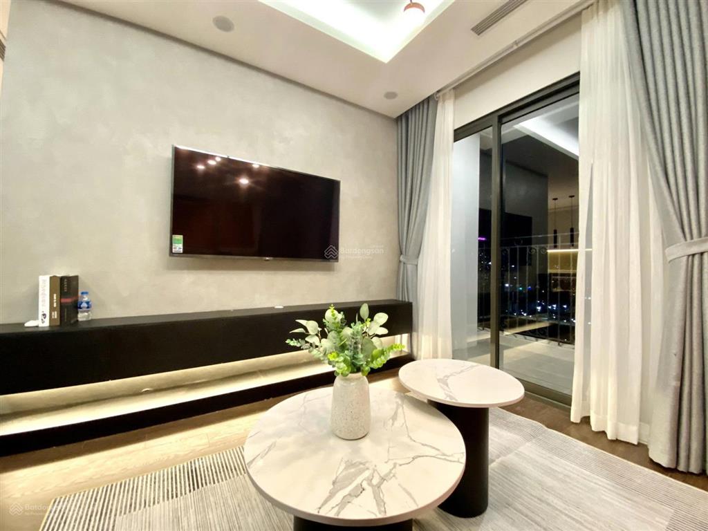 Bán cc tại tây hồ residence, 8,x tỷ, 75m2, 2pn, 2wc, full nội thất hot!