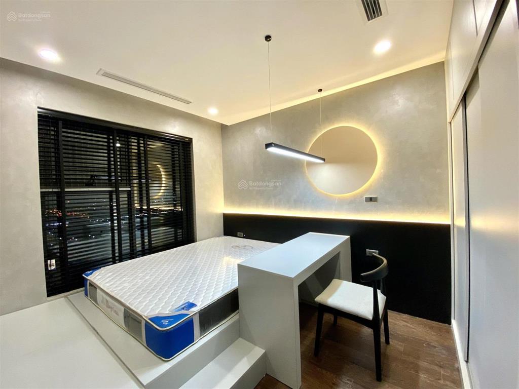 Bán cc tại tây hồ residence, 8,x tỷ, 75m2, 2pn, 2wc, full nội thất hot!