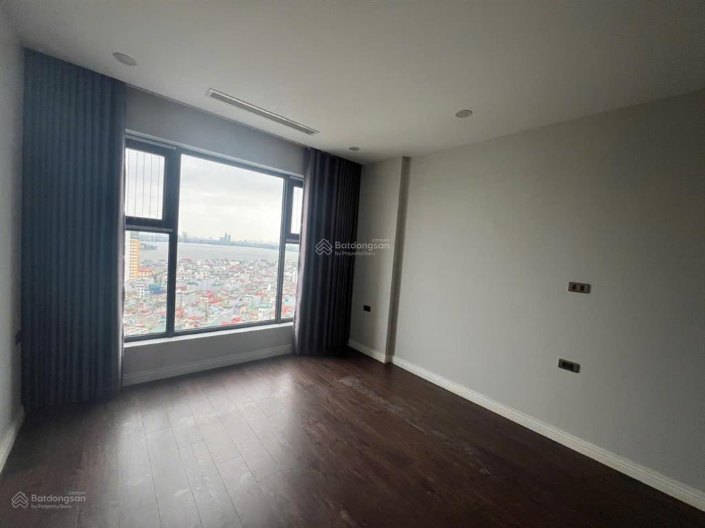 Cho thuê căn hộ 3pn view hồ tây, nhà mới tinh