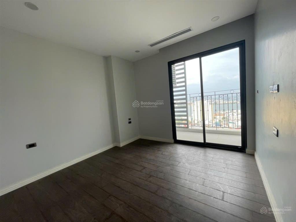 Cho thuê căn hộ 3pn view hồ tây, nhà mới tinh