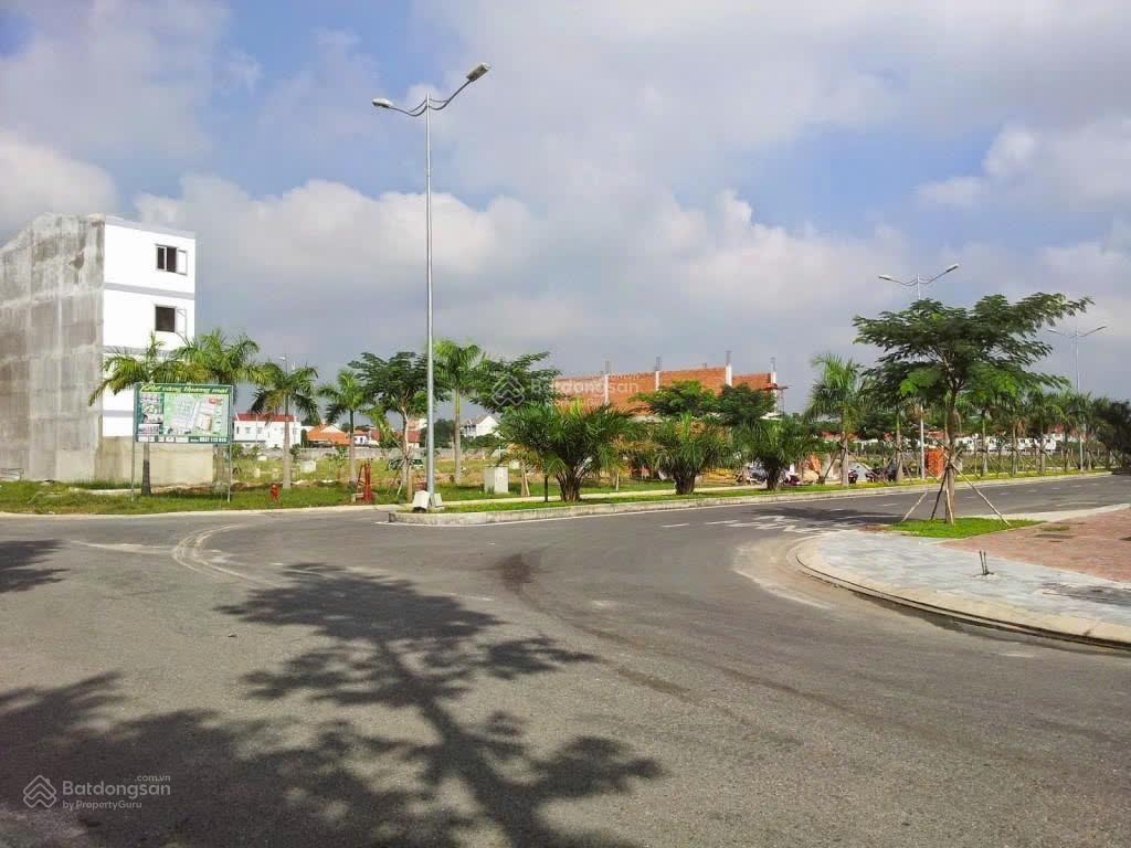 Cần bán đất nền quận 9  mặt tiền đường lớn  100m2  full thổ cư