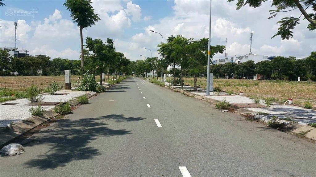 Cần bán đất nền quận 9  mặt tiền đường lớn  100m2  full thổ cư
