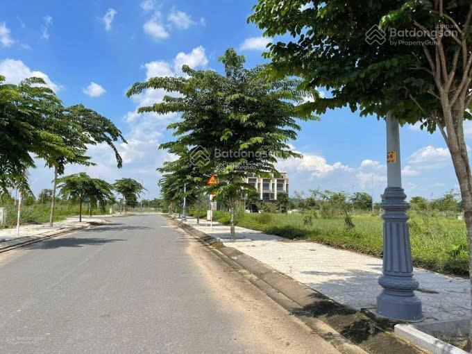 Cần bán đất nền quận 9  mặt tiền đường lớn  100m2  full thổ cư