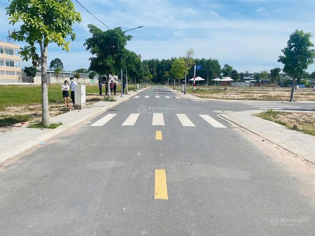Cần bán đất nền quận 9  mặt tiền đường lớn  100m2  full thổ cư