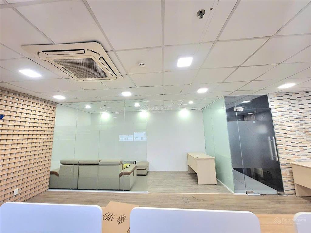 Chỉ còn 1 sàn duy nhất  50m² saigon pearl  giá 26tr (full pql)