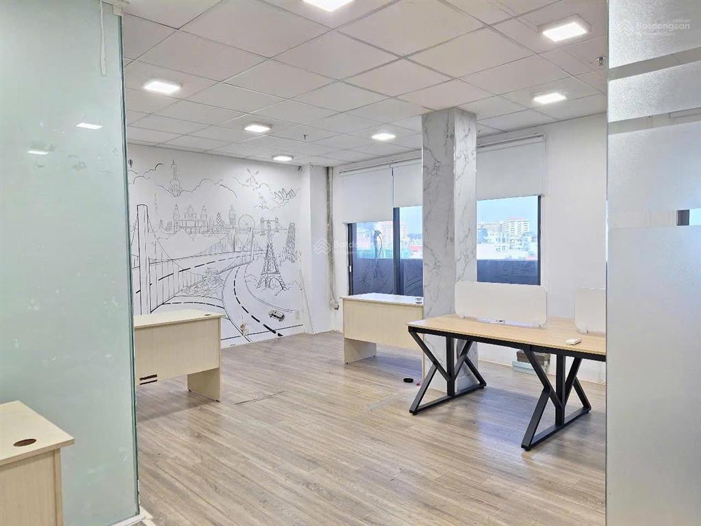 Chỉ còn 1 sàn duy nhất  50m² saigon pearl  giá 26tr (full pql)