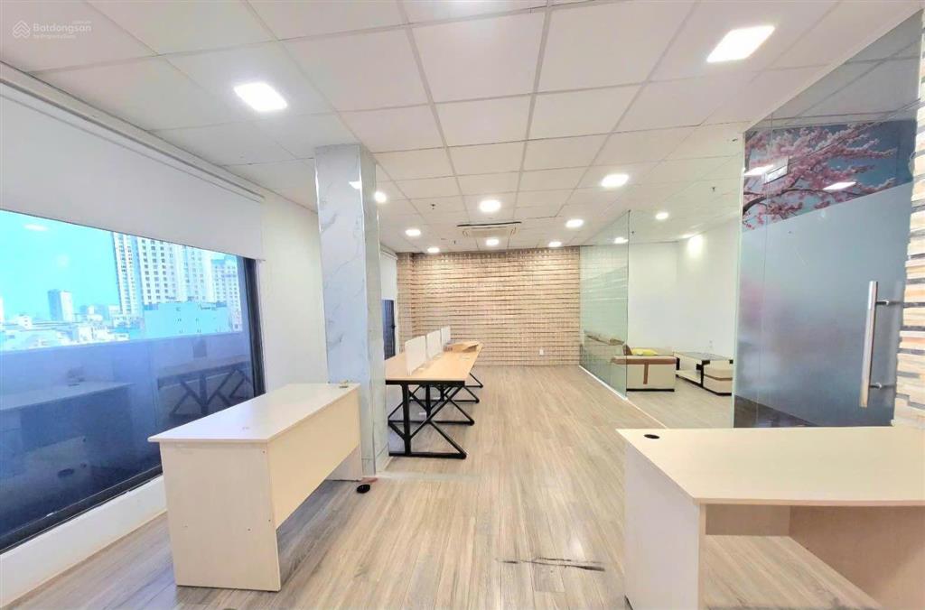 Chỉ còn 1 sàn duy nhất  50m² saigon pearl  giá 26tr (full pql)