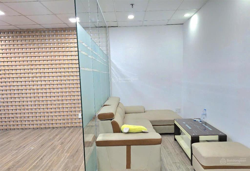 Chỉ còn 1 sàn duy nhất  50m² saigon pearl  giá 26tr (full pql)